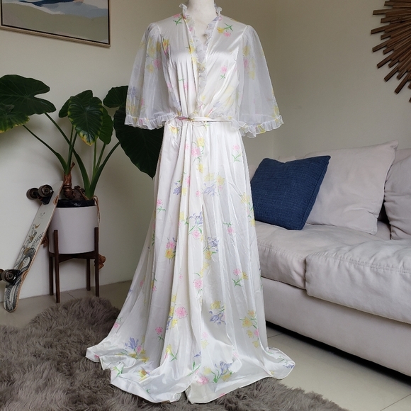 Vintage Jolie Two Silky Floral Print Robe - Picture 1 of 10